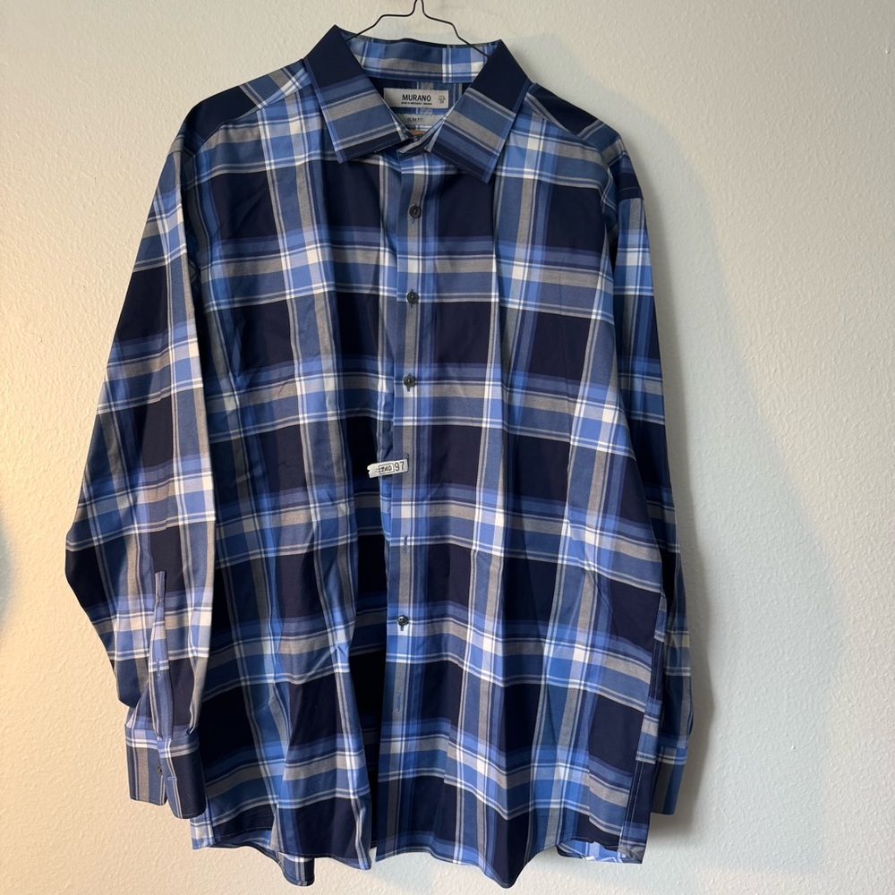 Beautiful Murano Slim Fit Button Down Dress Shirt. 17-1/2. $14